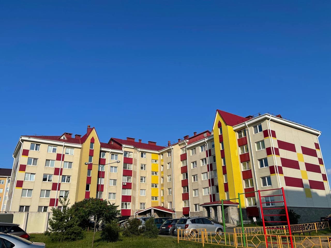 Продаётся просторная двухкомнатная квартира — Минск, Центральный