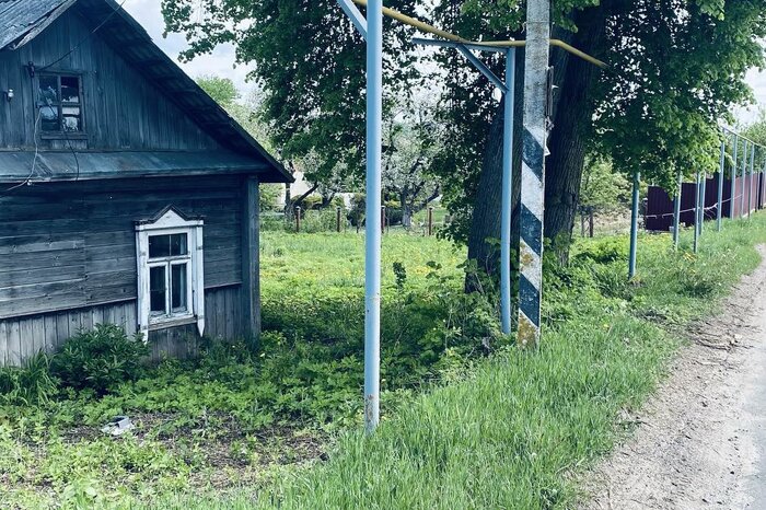 Продаётся участок в Аношках с газом, асфальтом и готовой инфраструктурой!